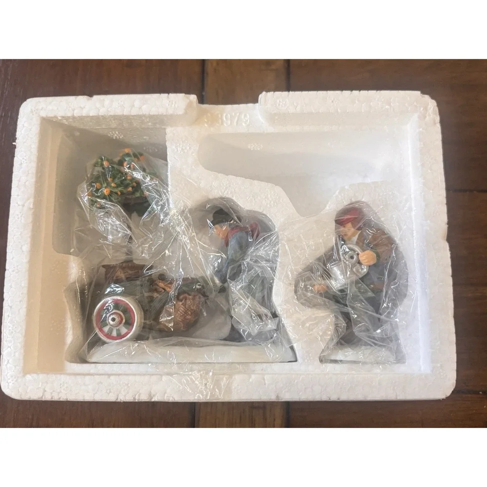 Dept 56 Dickens Village Master Gardeners:Tending The Cold Frame Lot 58458 58416